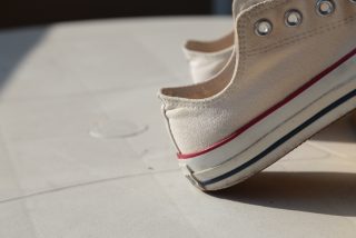 ぬれた靴を早く乾かすには?ニオイをおさえるには?