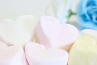 ホワイトデーのお返しっていつから始まったのか?返すものに意味はあるの?