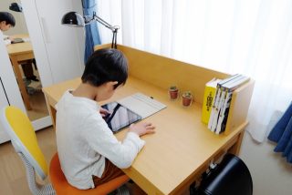 小学生の学習机の選び方のコツ!どんな学習机を選べばいいのか?