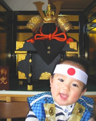 男の子の初節句の兜や鎧は誰が買うのか?お下がりでもいいの?