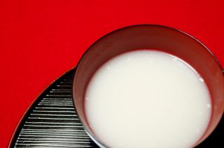 米麹と酒粕の甘酒のカロリーの違い!ダイエット中の方はどっちがいいの?